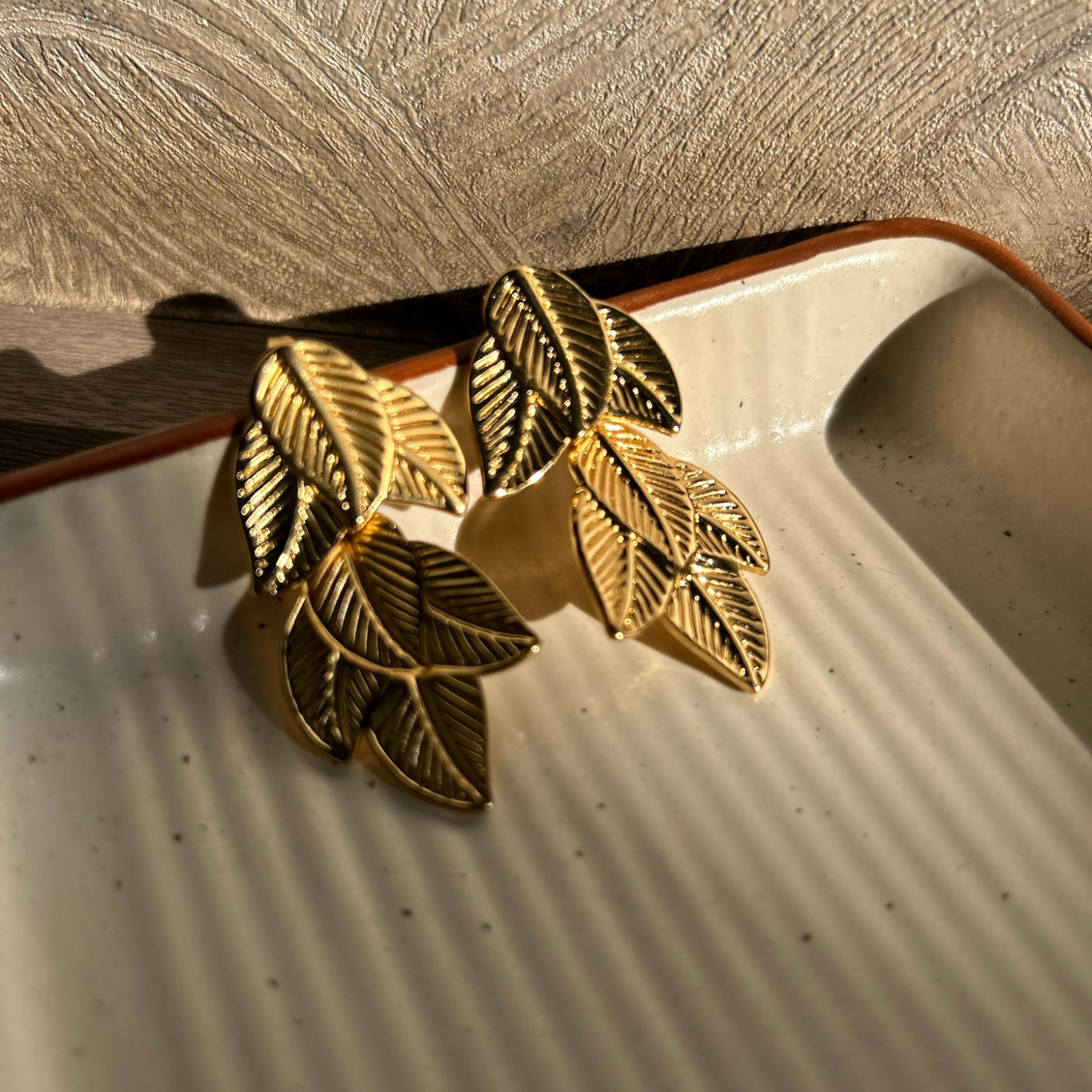 leaft drop stud earrings