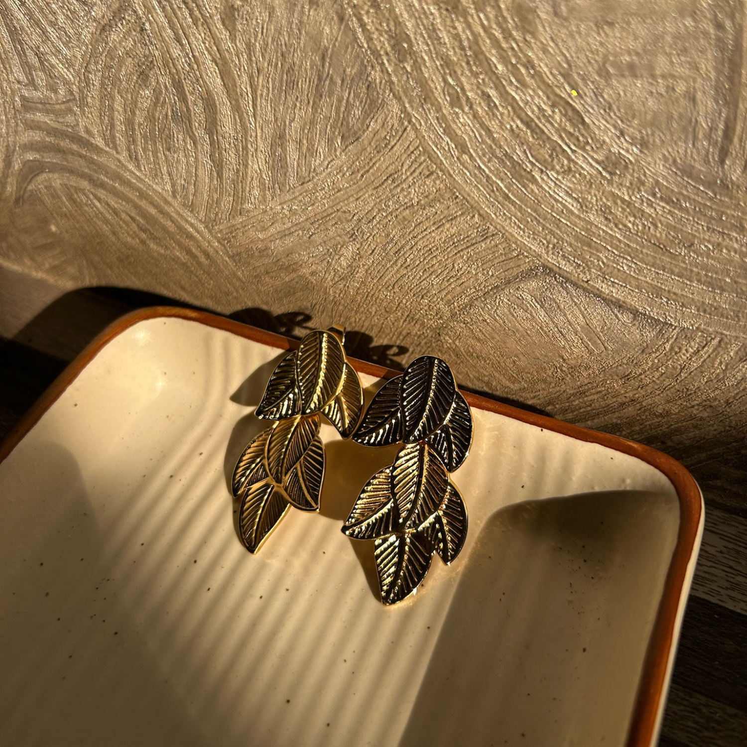leaft drop stud earrings