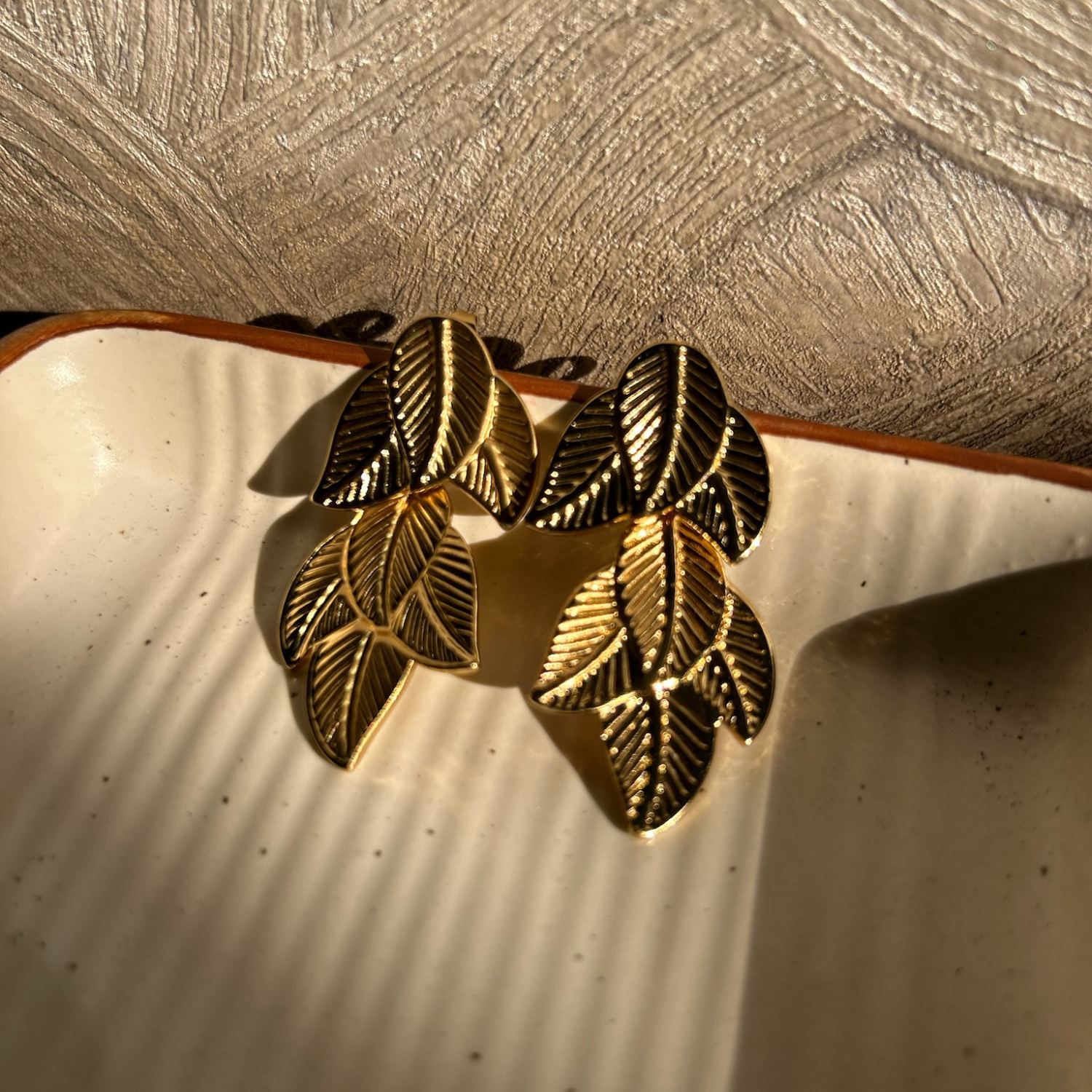 leaft drop stud earrings