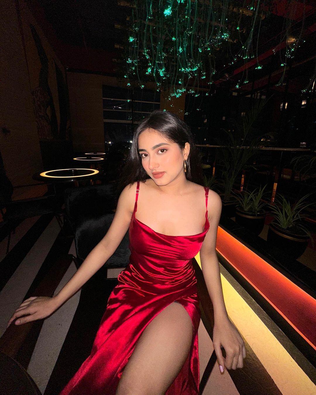 Red Datenight long satin dress - Emprall