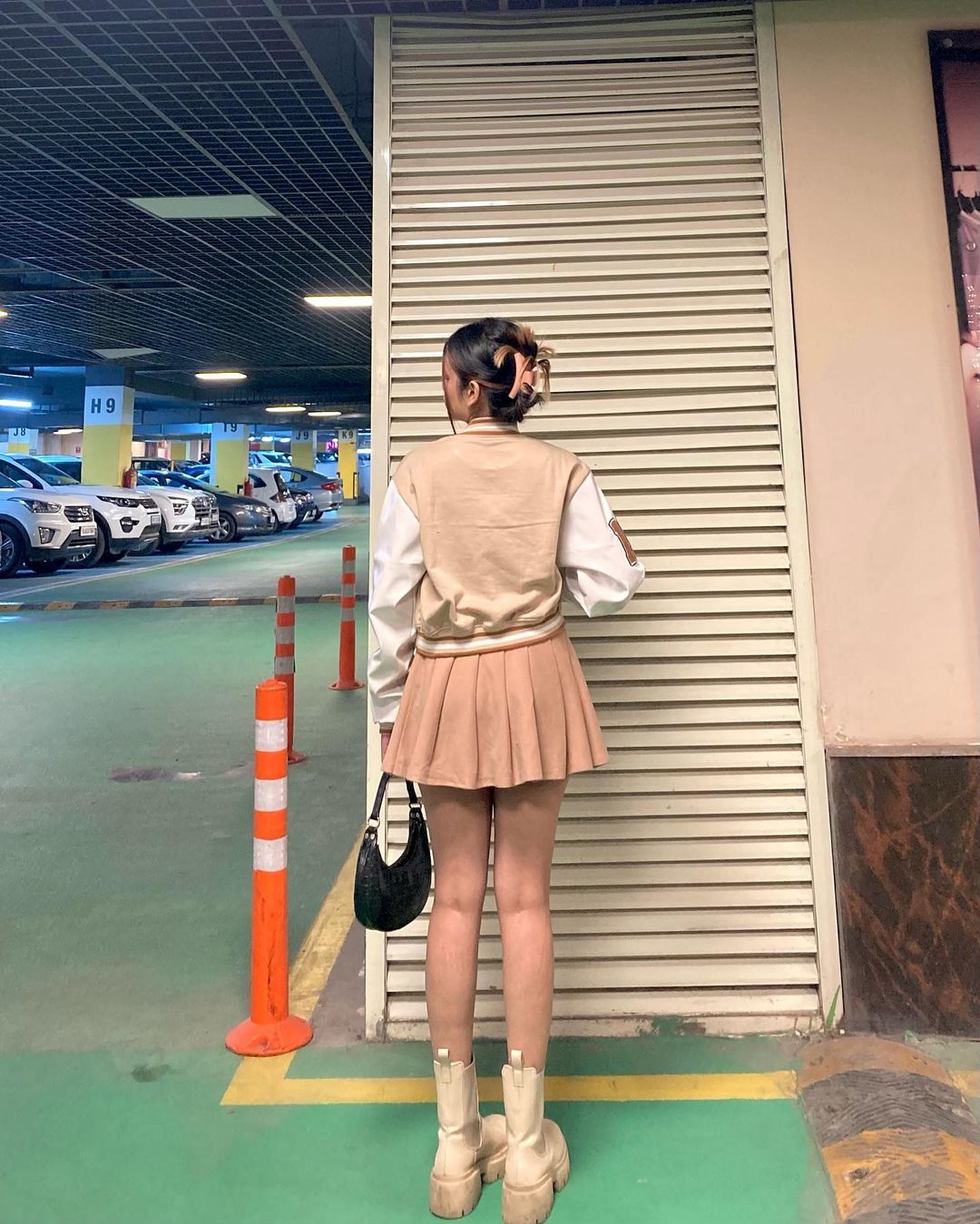 Beige crop varsity jacket with PU sleeves - Emprall