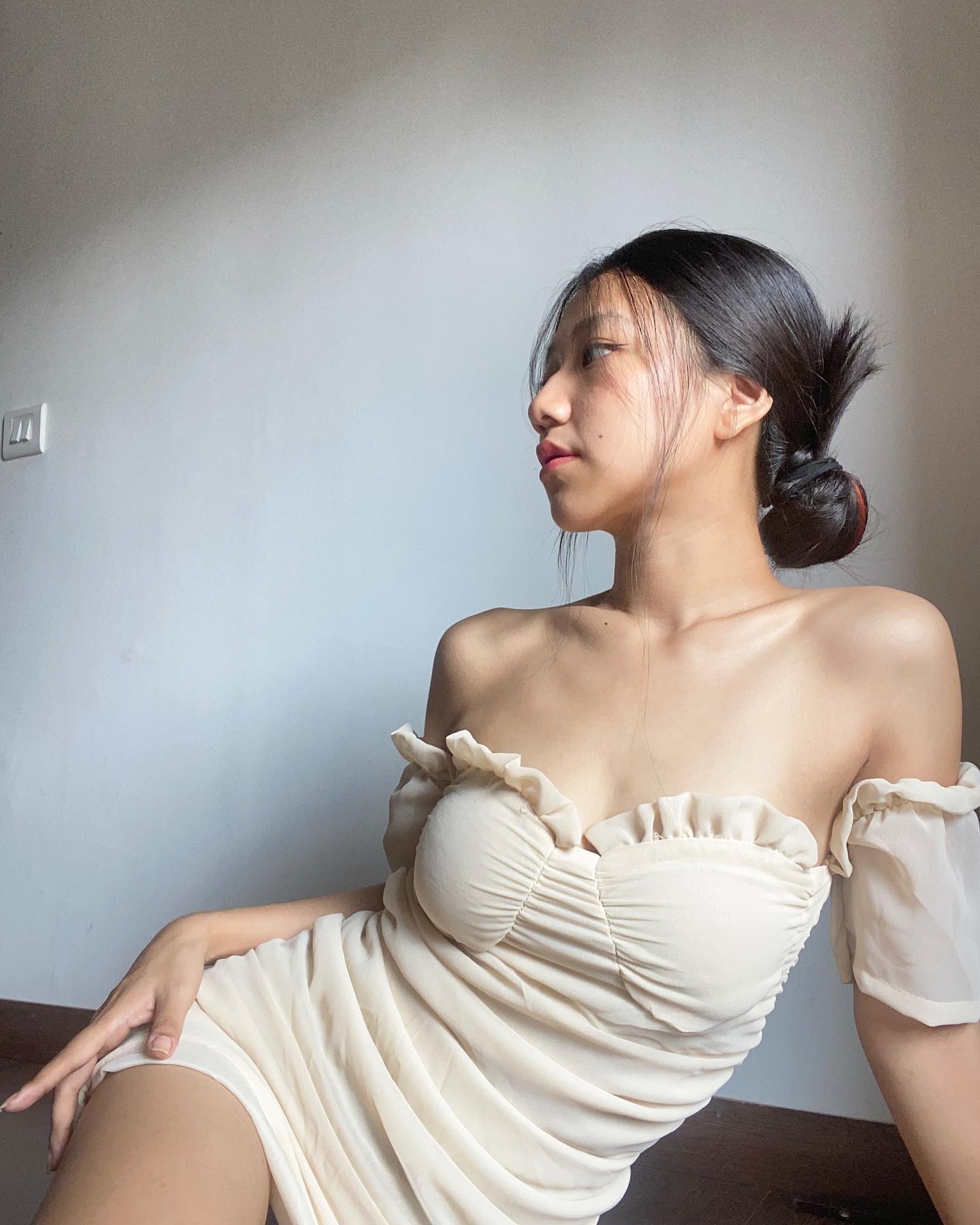 Kenzie beige off shoulder dress - Emprall