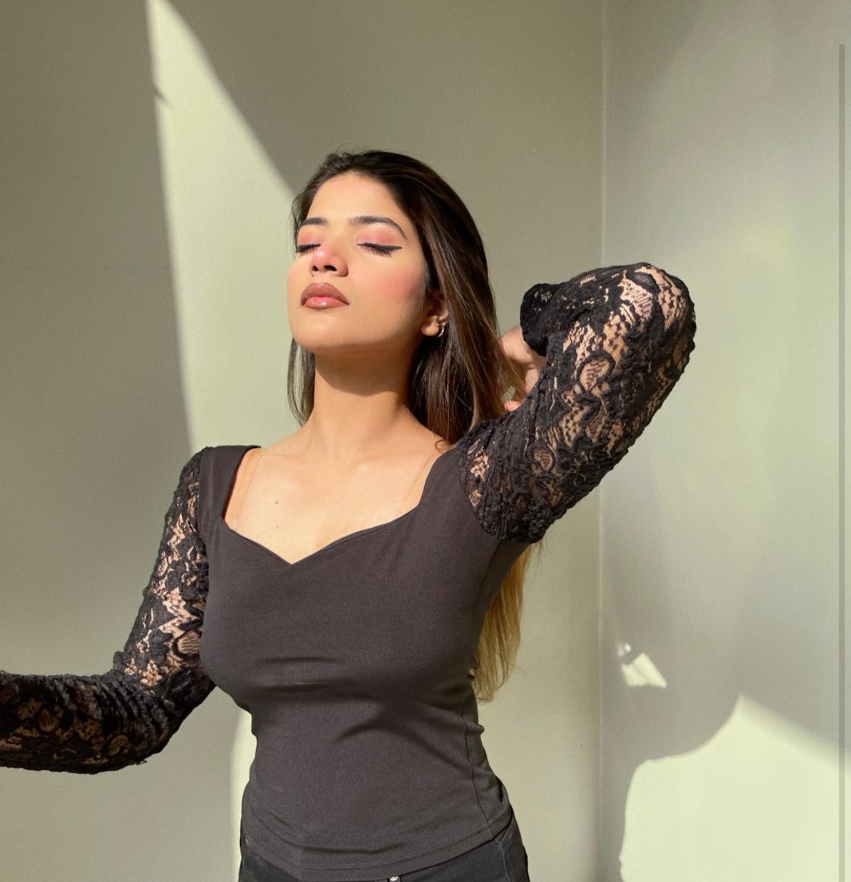 Sweetheart Neck top - Emprall