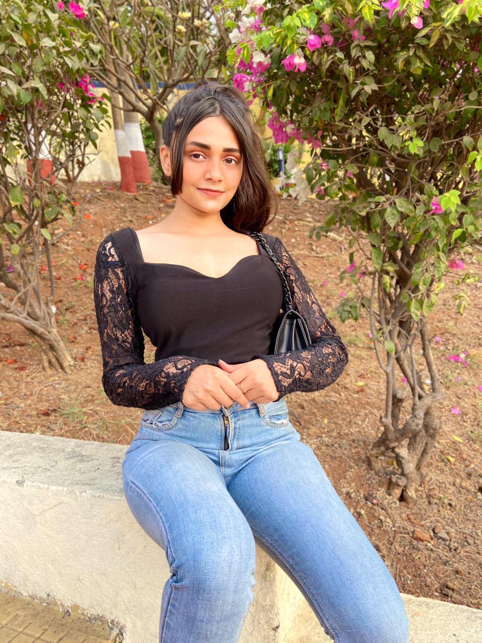 Sweetheart Neck top - Emprall