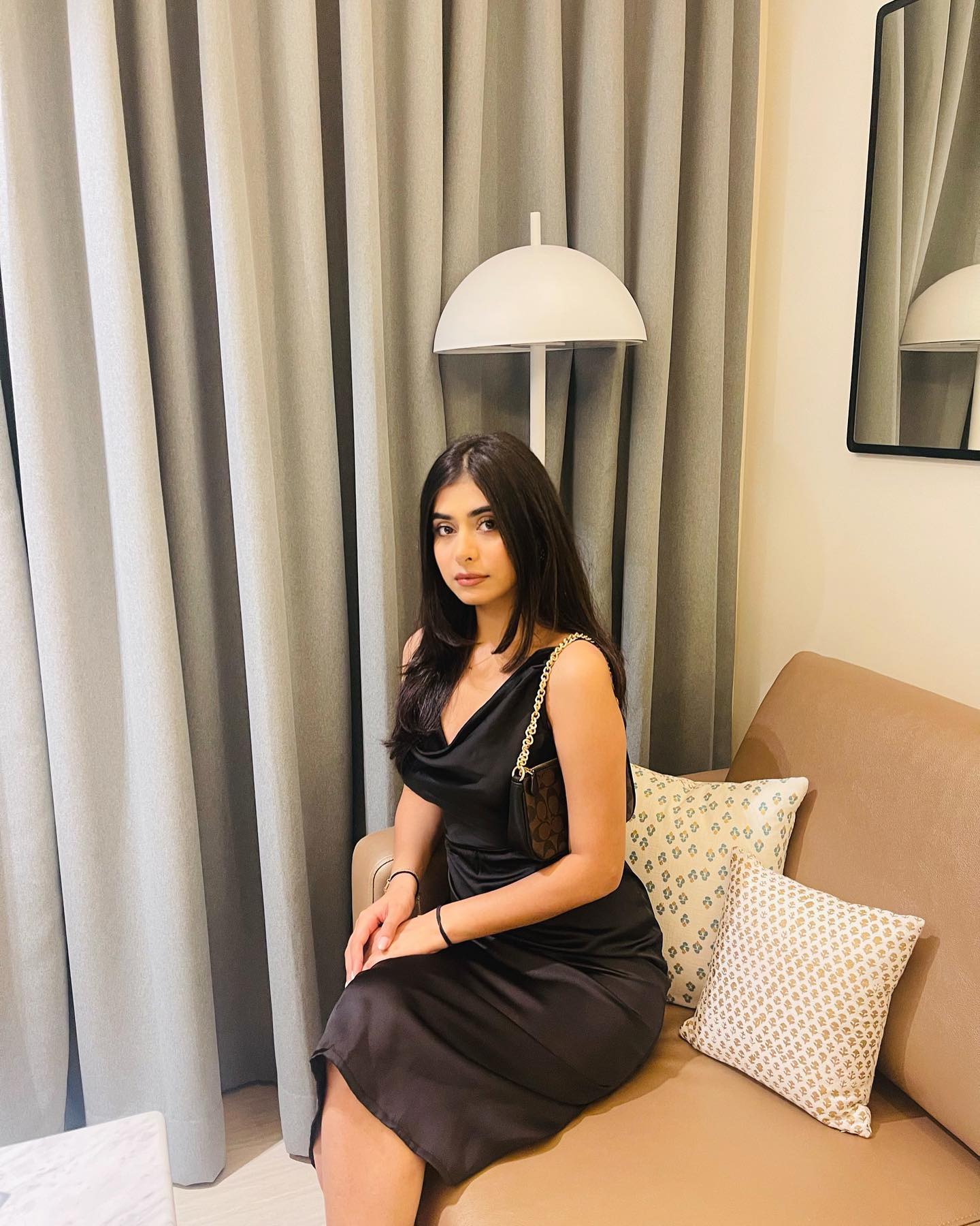 Alessa black maxi satin dress - Emprall