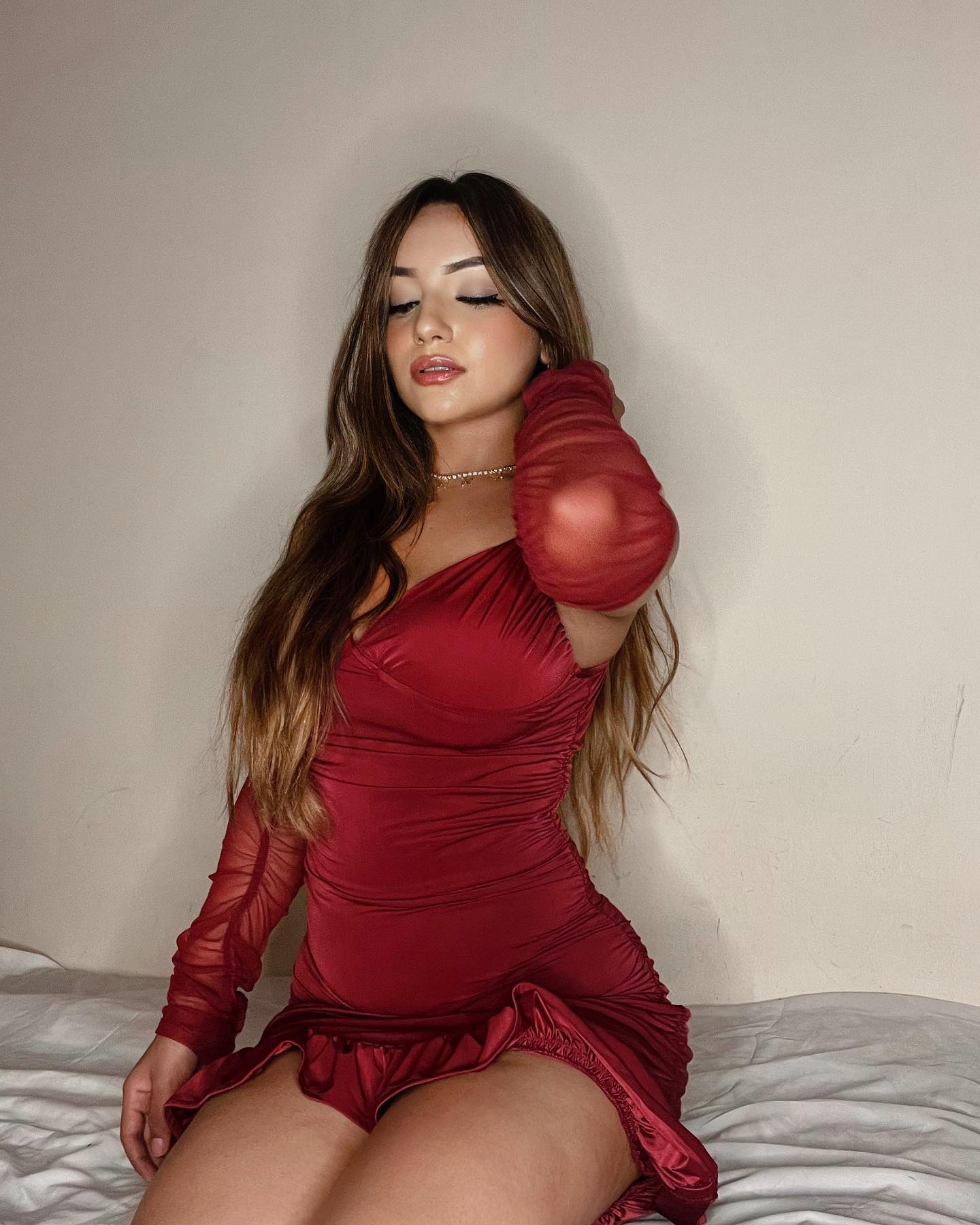 Celena burgundy dress with mesh gloves - Emprall