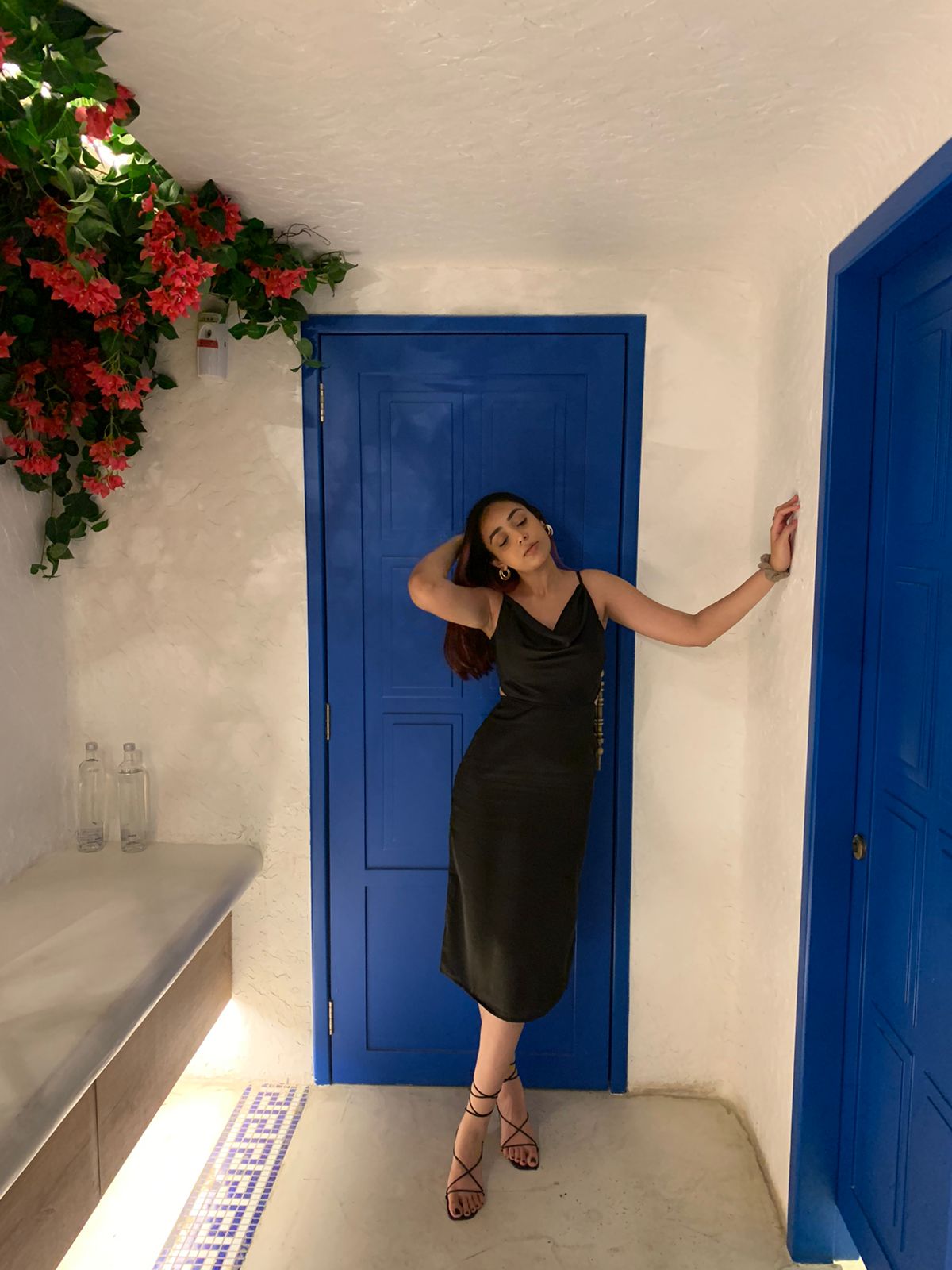 Alessa black maxi satin dress - Emprall