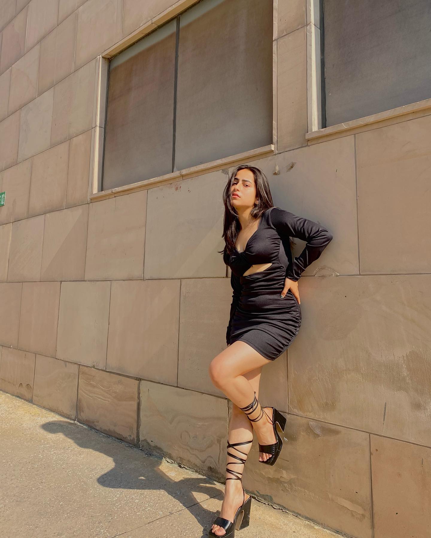 Noelle black criss cross dress - Emprall