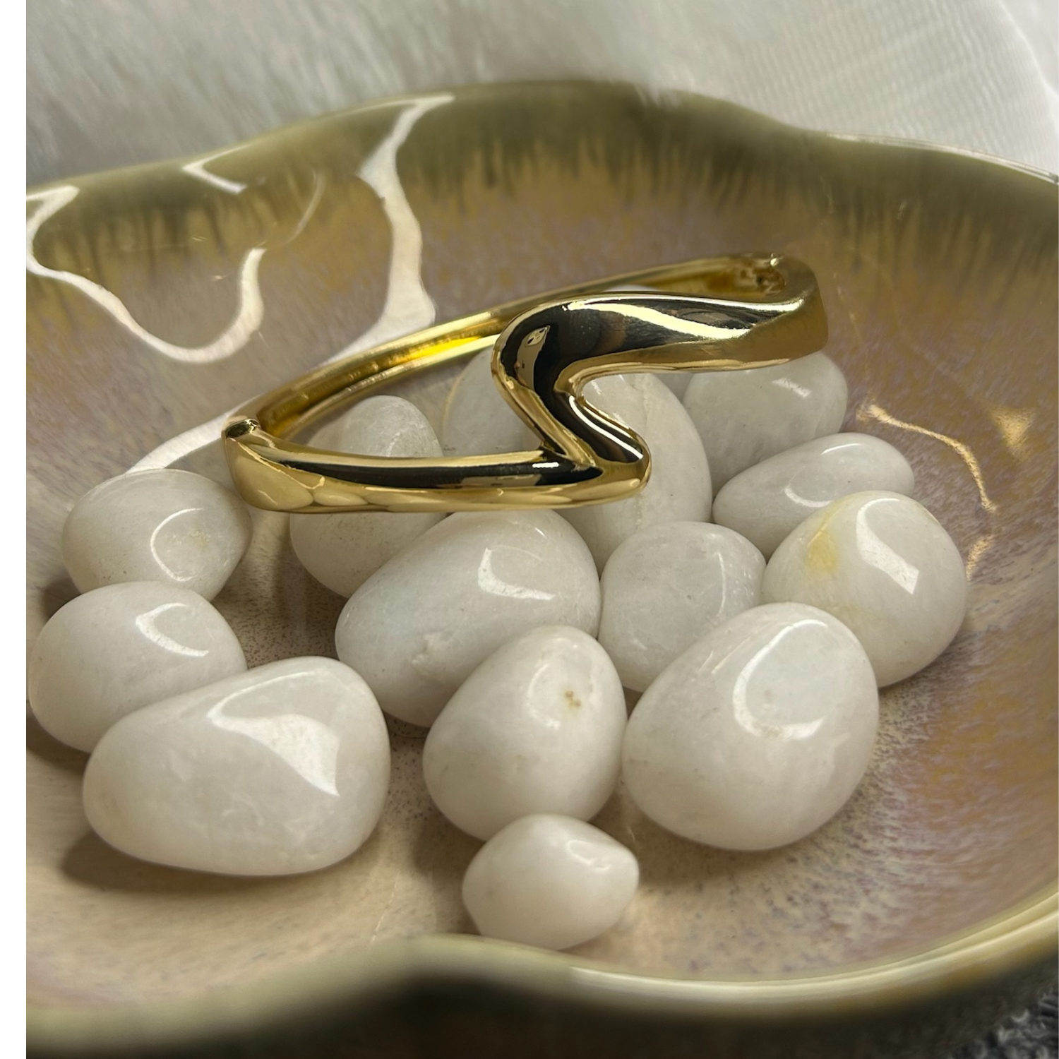 Flash golden bracelet